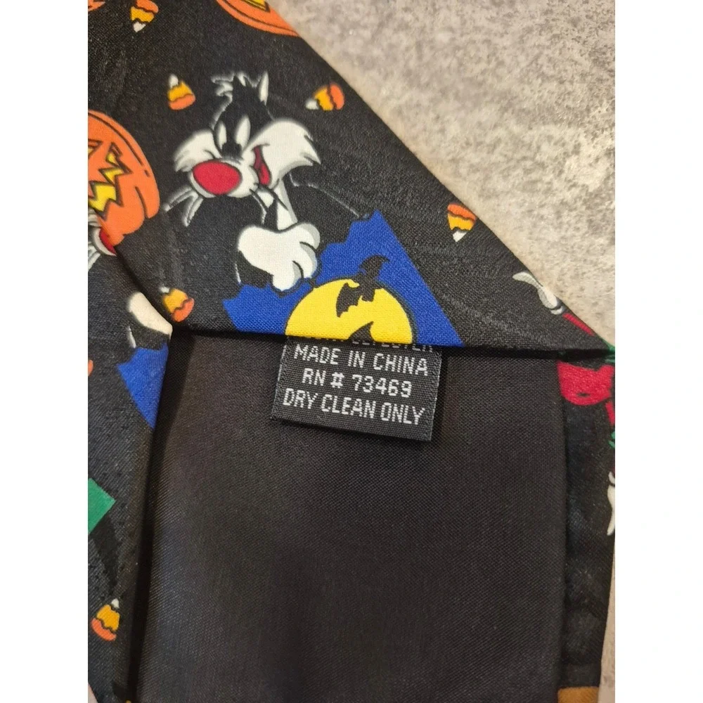 Vintage Looney‎ Tunes Tie 1996 Mantla Bugs Bunny Halloween Novelty Necktie